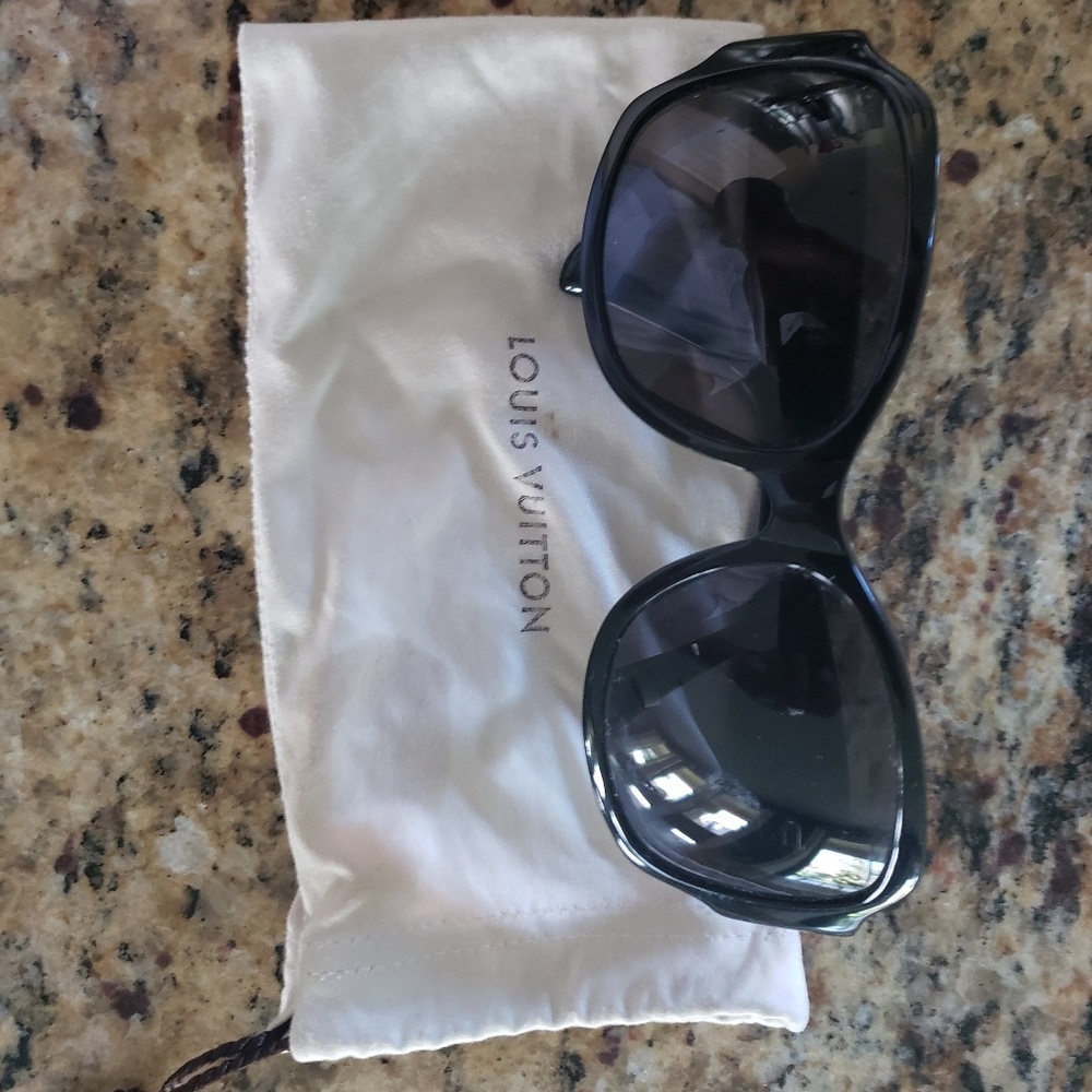 Sunglasses - Picture 5 of 5